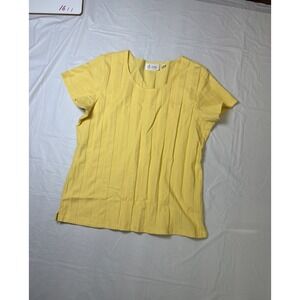 Women D & Co Yellow‎ short sleeve shirt, size Medium